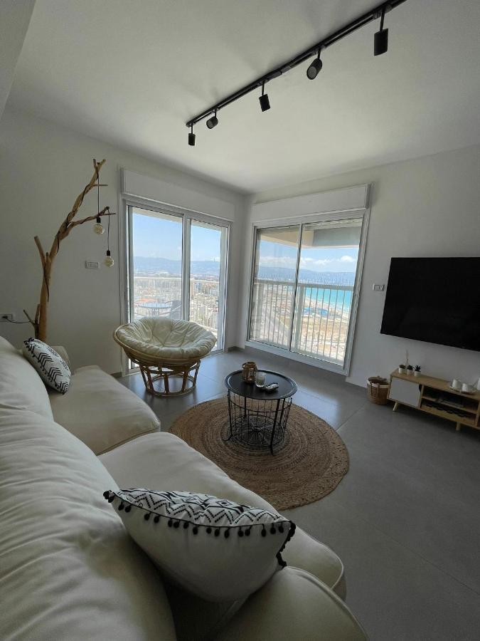 קריית ים דירות קו ראשון לחוף - Apartments First Line To The Beach מראה חיצוני תמונה
